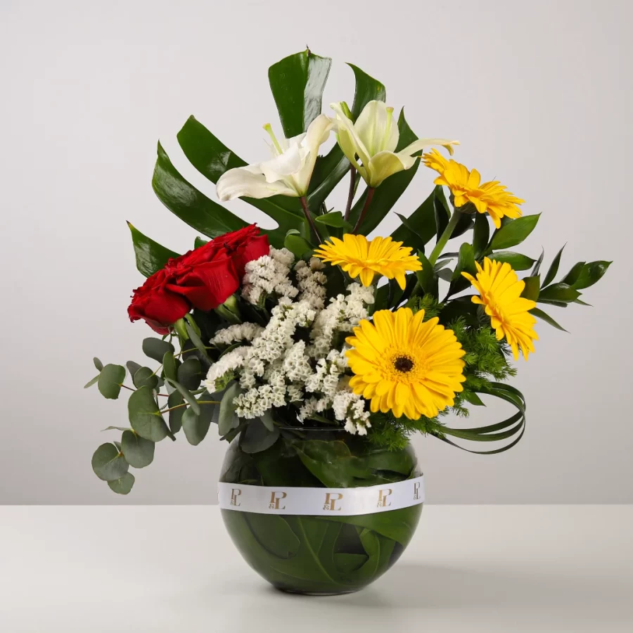 Helwa El Donia Flower Vase Arrangement