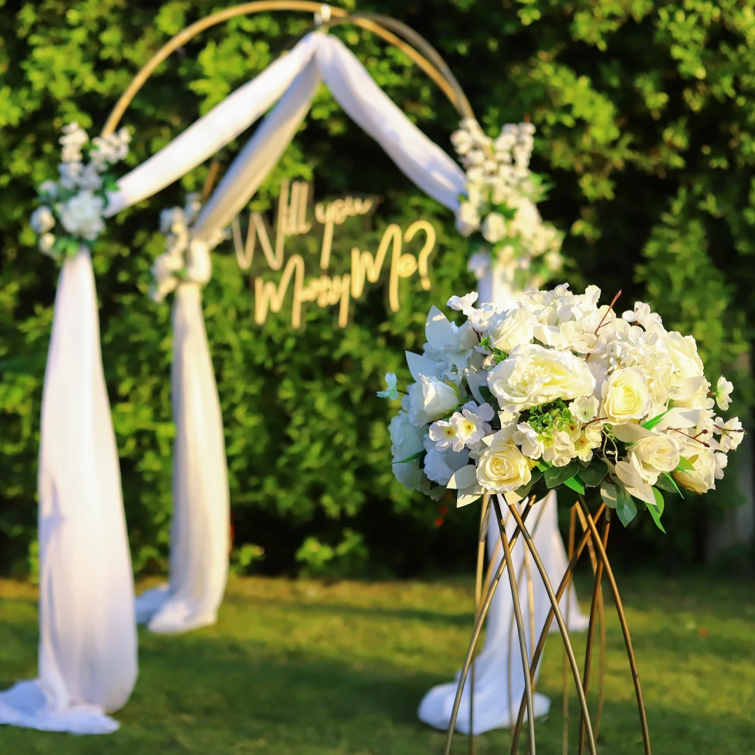 Plan your event with Petals and leaves Flowers